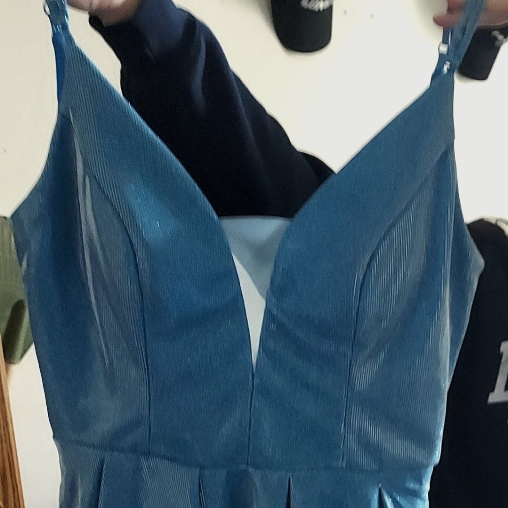 Sparkly blue Homecoming dress WITH POCKETS!!
